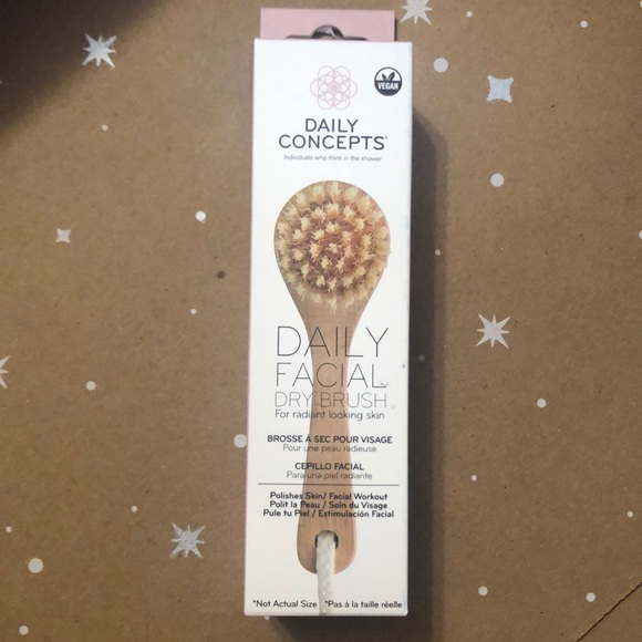 Daily Concepts Other - Daily Facial Drybrush *NEW*